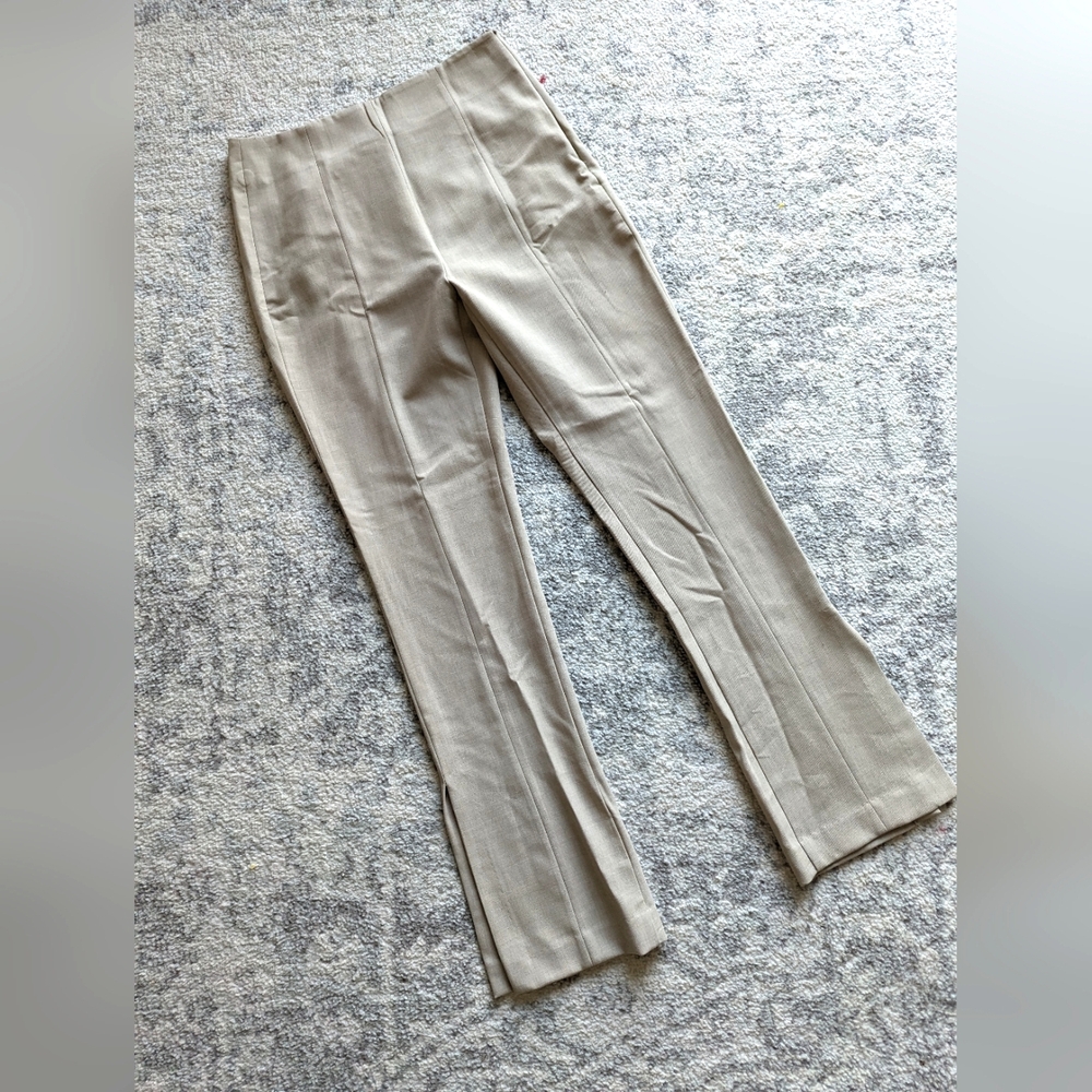 Zara women's suit pants cream trousers off white Large with split hem kick flare